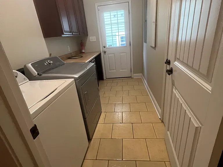 1215 Ross St — Photo 10