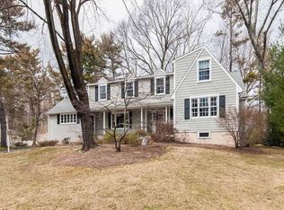 19 Richmond Dr, Darien, CT 06820