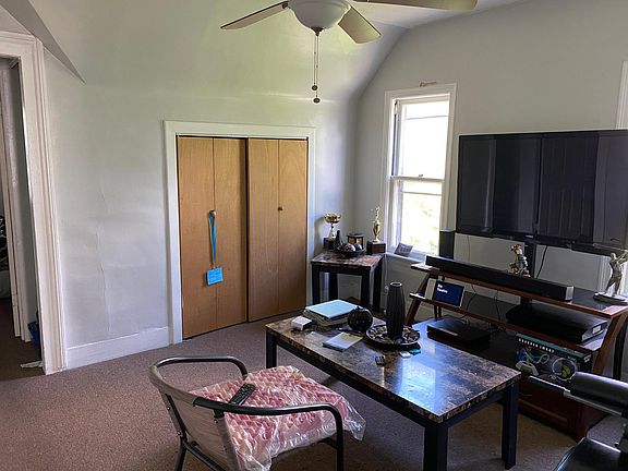 5th image of 428 Schiller St #2