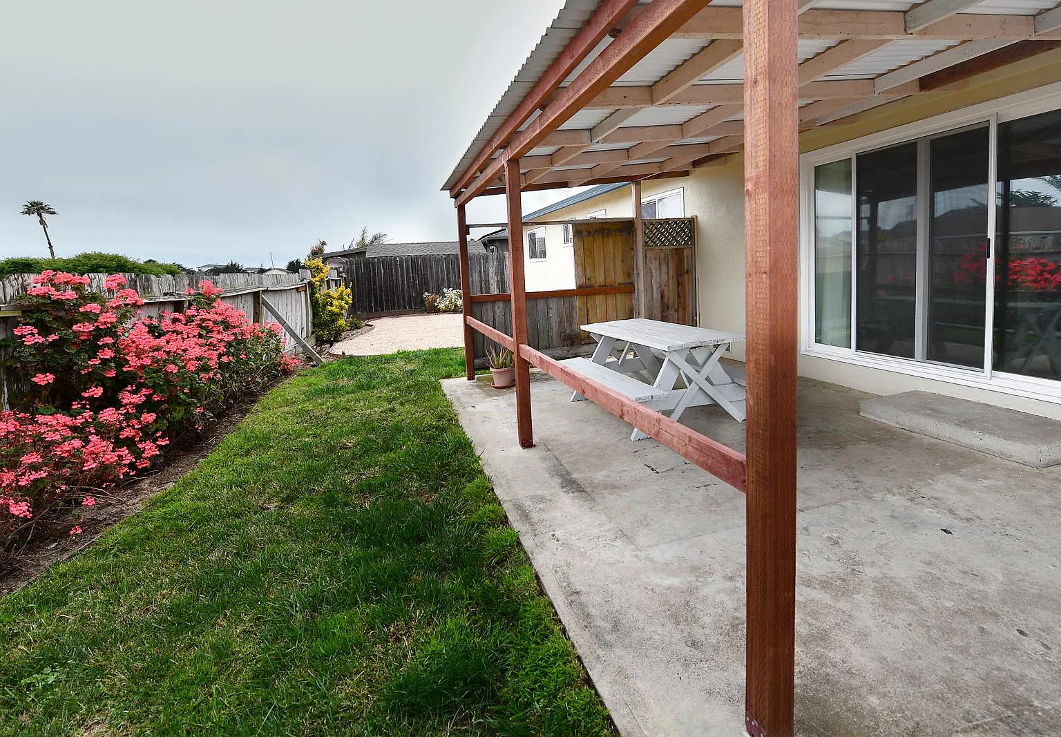 3 bed, 1300 sqft, $4,040 — Photo 1