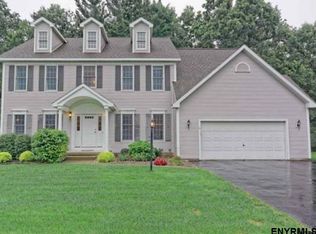 6 Cathywood Ct, Clifton Park, NY 12065