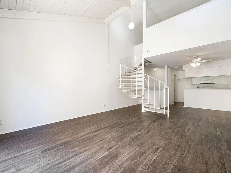 The Terrace Apartments — Photo 33