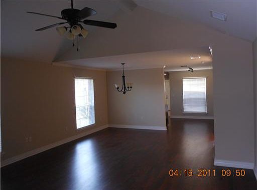 2nd image of 5005 Longstreet Pl Unit 49