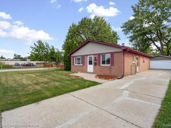 22509 Avon St, Saint Clair Shores, MI 48082