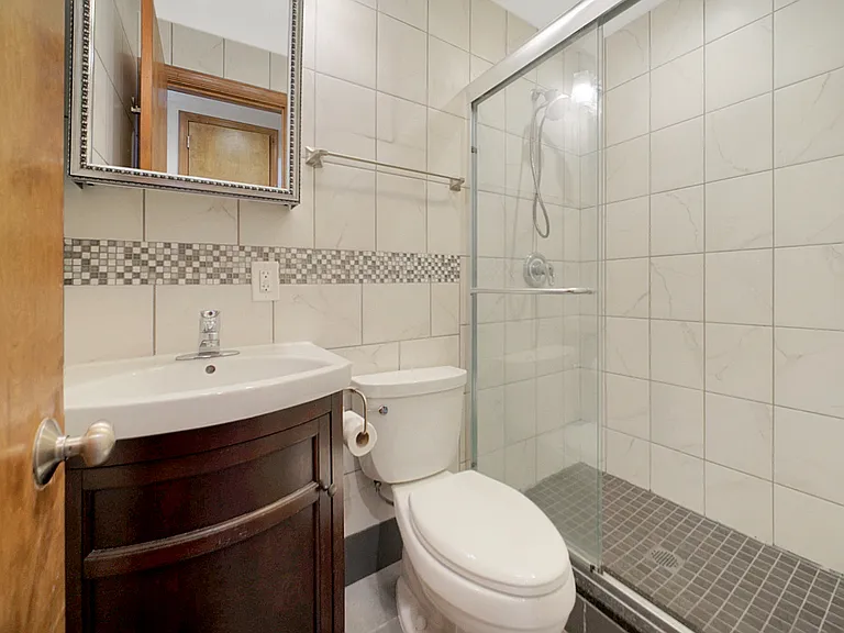 364 15th St #1L — Photo 2