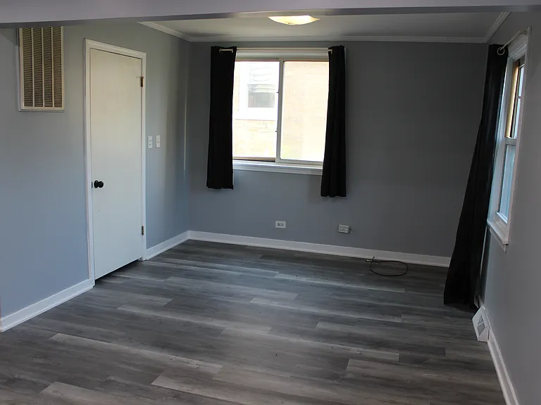 8134 N Merrill St — Photo 28