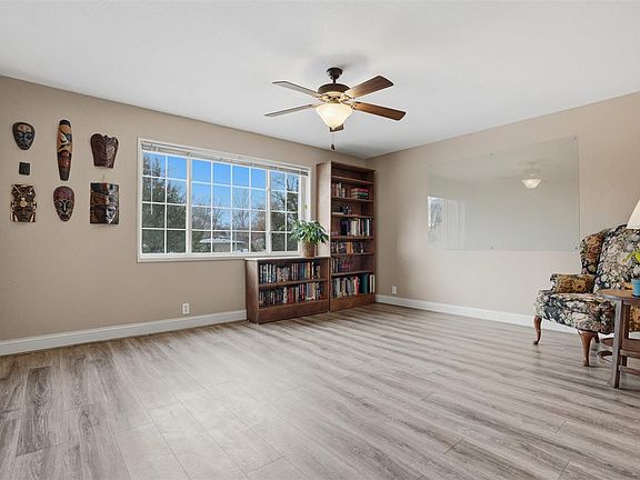 3rd image of 400 Grandview Ct #408