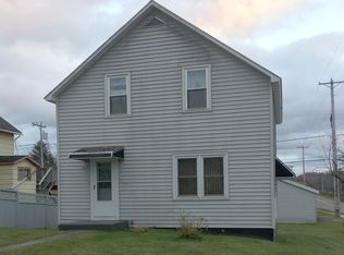 1611 Peterson St, Iron River, MI 49935