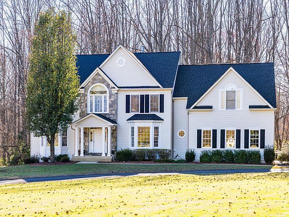 2nd image of 4810 Braddock Knoll Way