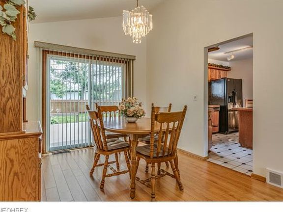 4th image of 36822 Lakeshore Blvd
