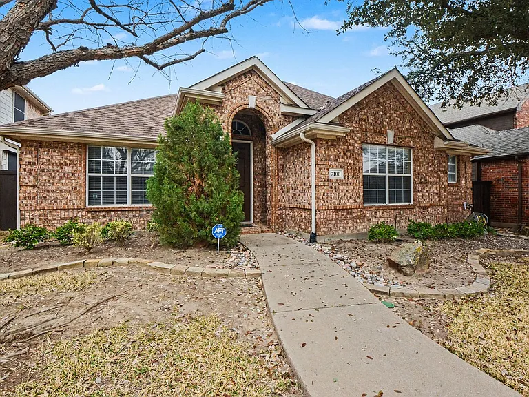 7108 Bryce Canyon Dr — Photo 2