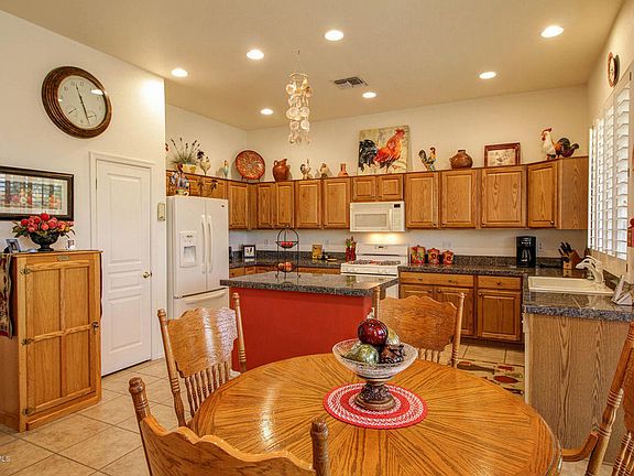 3rd image of 9336 N Weather Hill Dr