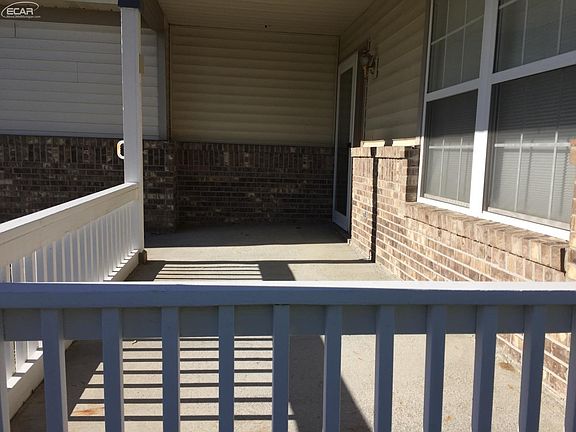 3rd image of 12481 Pagels Dr