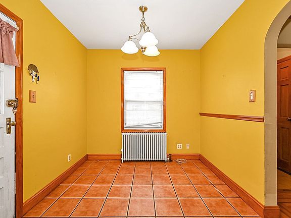 4th image of 3319 205th St