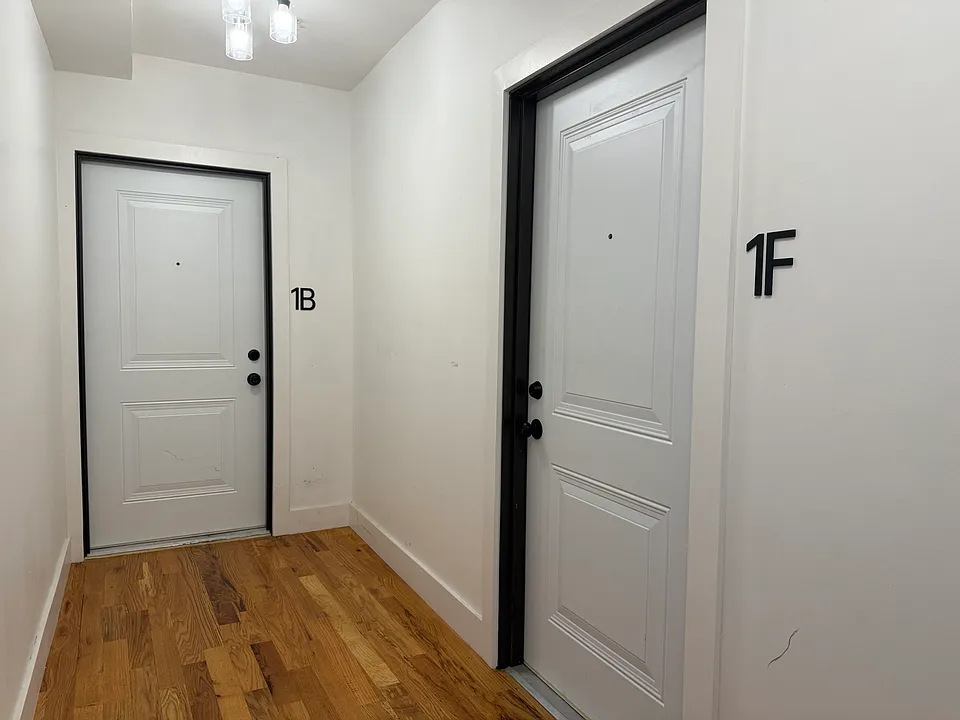 2501 West St #1B
