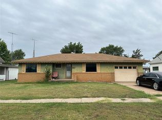 510 S 5th St, Okeene, OK 73763