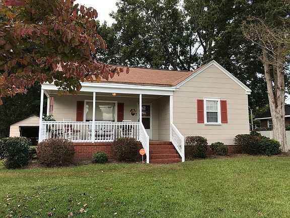 2nd image of 1502 Cedar Ln