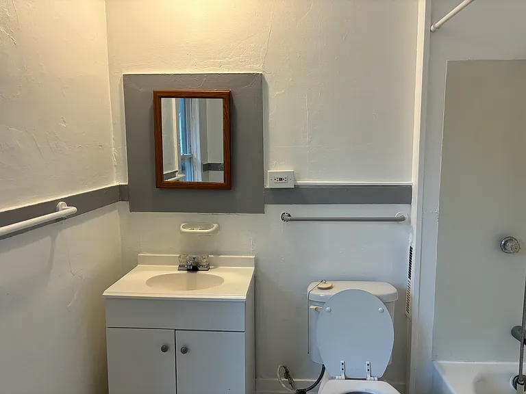 400 Parsells Ave #400 — Photo 7