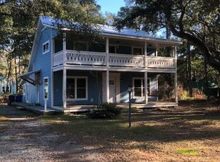 820 Memory Ln, Southport, NC 28461