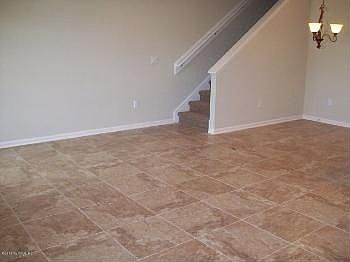 3rd image of 2736 Hollybrook Ln