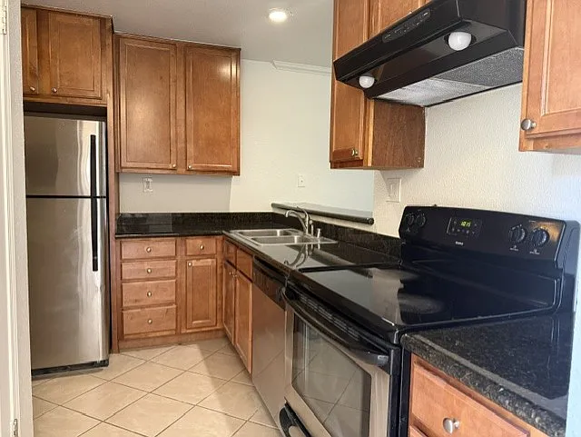 7178 N Fruit Ave #126 — Photo 8
