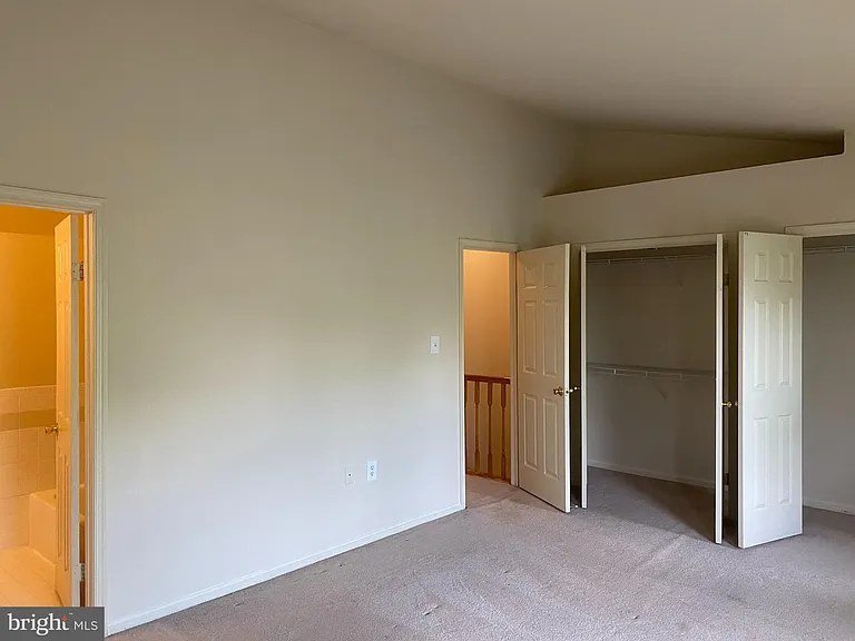 5623 Gresham Ln — Photo 23