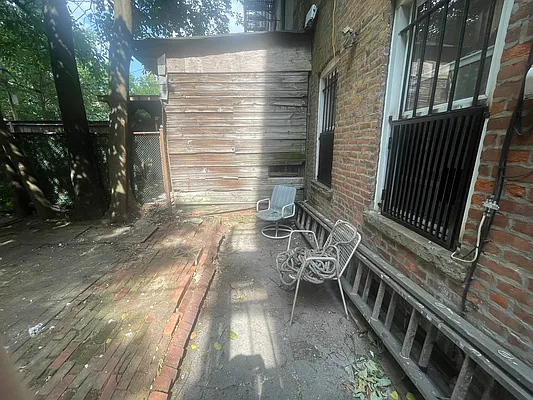 Rented by Batra Group Inc | media 24