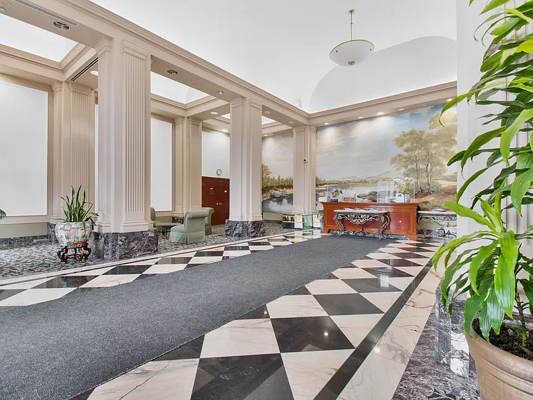 1 Lee Centre Dr — Photo 31