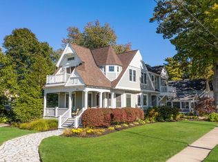 104 N Shore Dr, South Haven, MI 49090