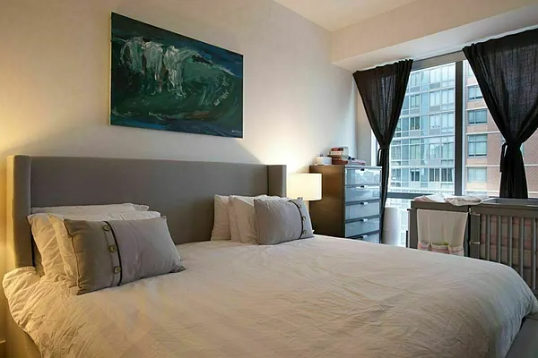 Rented by Douglas Elliman | media 17