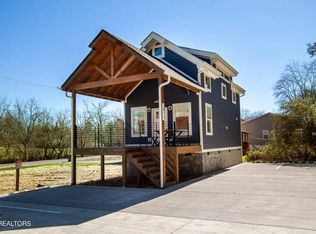 2812 Willa View Dr, Sevierville, TN 37863