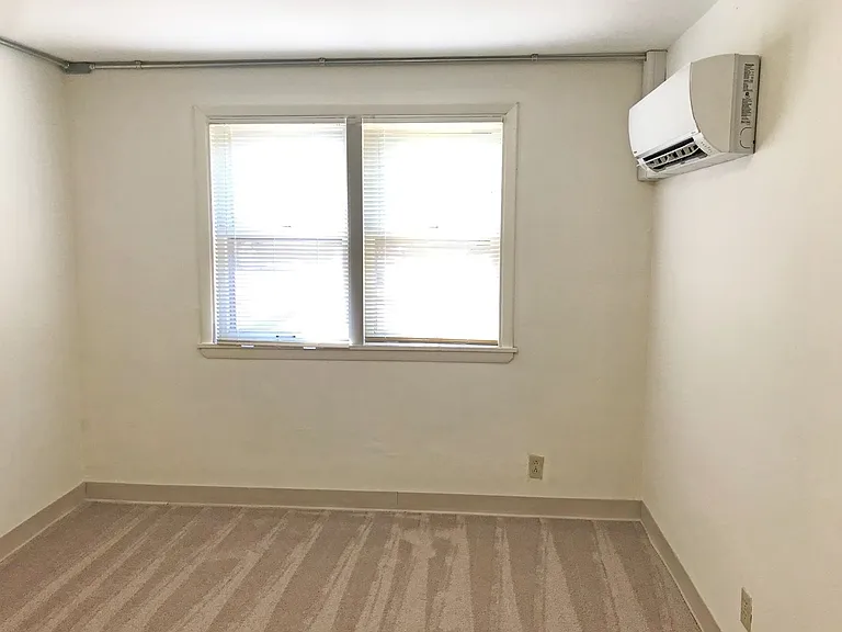 State Street Apartments — Photo 8