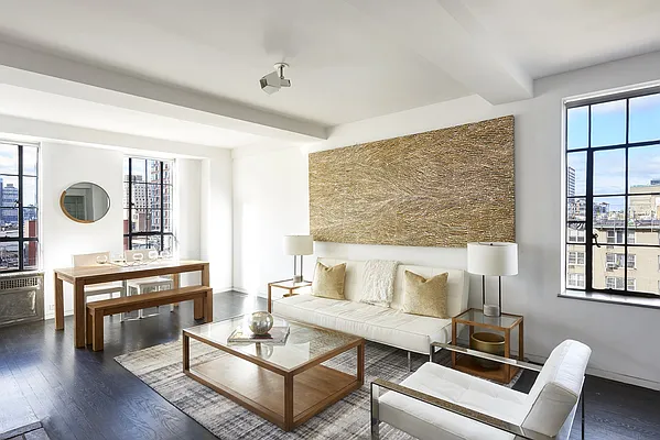 Sold by Warburg | media 1