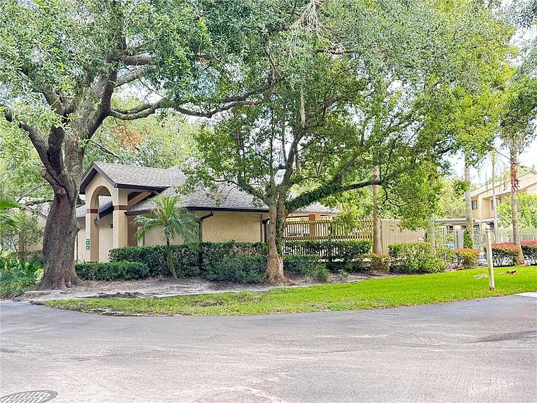 497 Club Dr — Photo 26