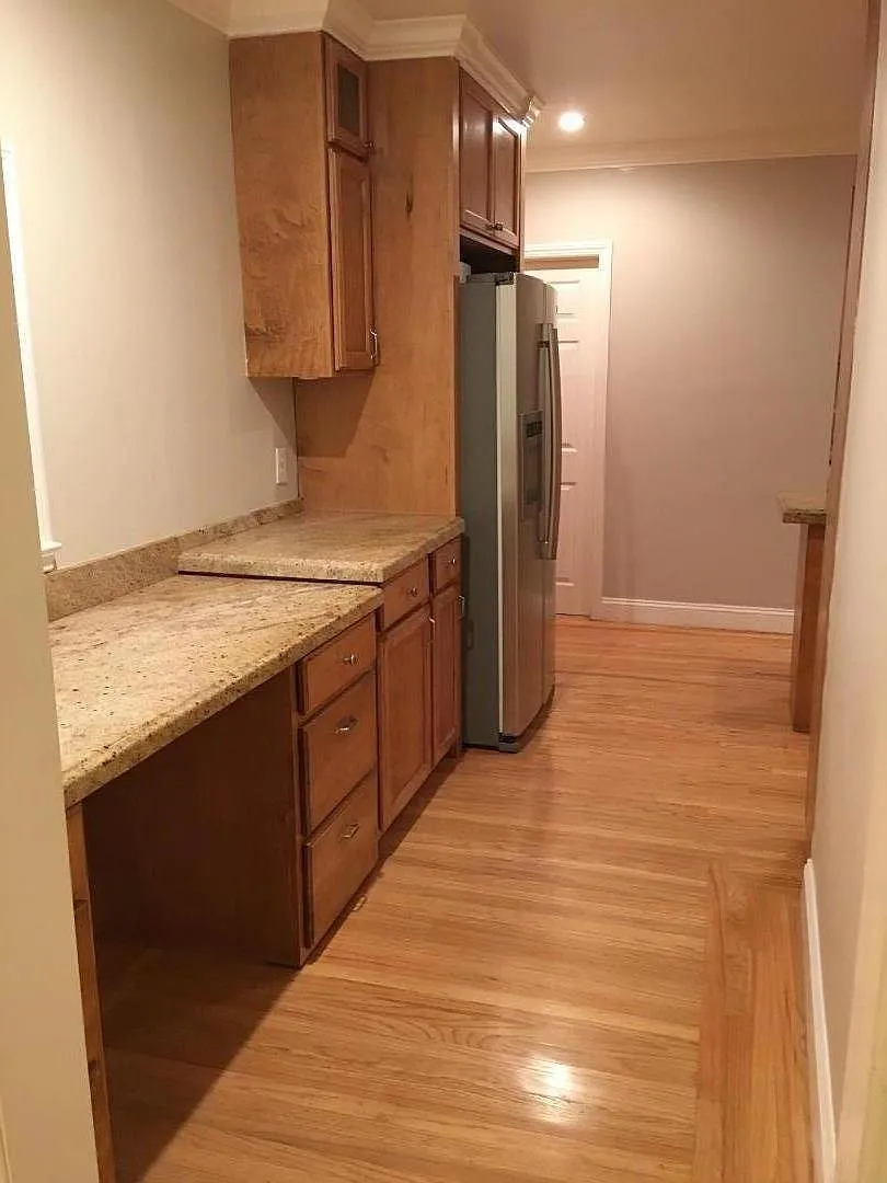 4 bed, 1600 sqft, $6,900 — Photo 3