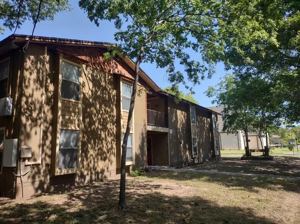 1121 N Locust St, Denton, TX