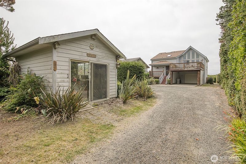 2nd image of 501 Ocean Shores Boulevard NW
