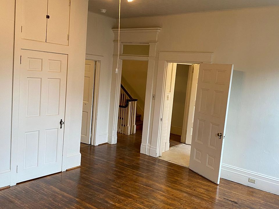 Living Room (bathroom on Right)