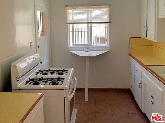 3rd image of 1308 Havenhurst Dr APT 8