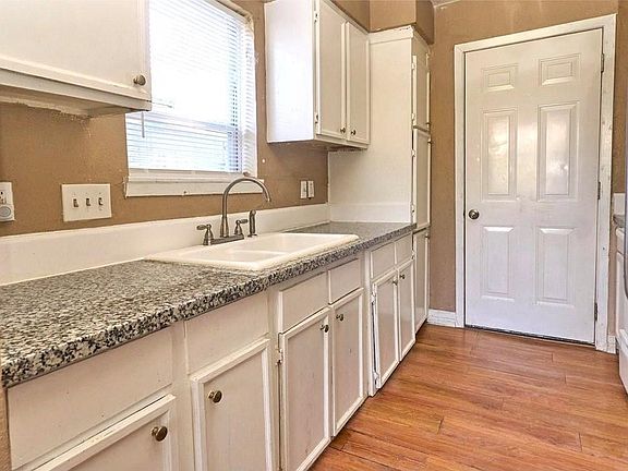 5th image of 15829 Ridgeroe Ln