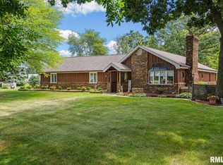 4008 Sheridan Rd, Pekin, IL 61554