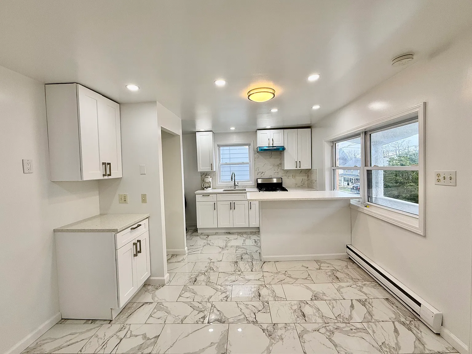 2 bed, 964 sqft, $1,450 — Photo 2