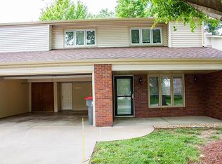 5901 Oakridge Dr, Lincoln, NE 68516