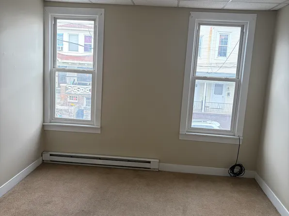 1614 W Market St, Pottsville, PA 17901