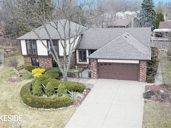 3rd image of 15453 N Royal Doulton Blvd