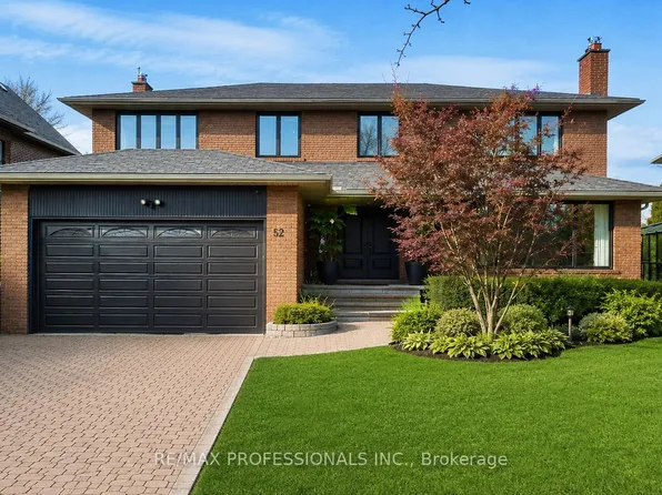52 Courtsfield Cres, Toronto, ON M9A 4S9