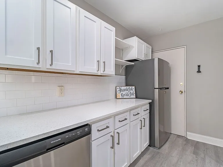 Westnedge Hills Apts — Photo 48