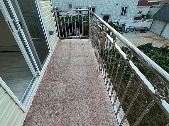 4th image of 20955 46th Ave #2
