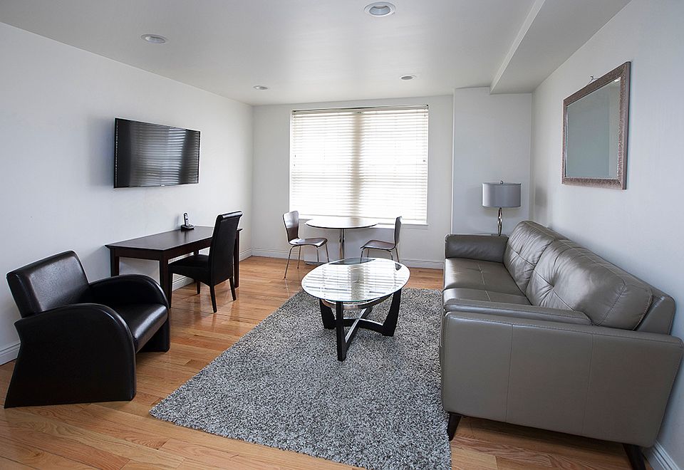 1st image of 150 W 51st St APT 1233