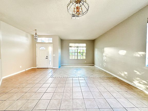 4th image of 838 Whispering Cypress Ln